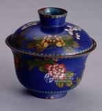 中文品名：掐絲琺瑯花卉紋茶碗