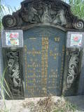 Tombstone of  (ZHONG1) family at Taiwan, Gaoxiongxian, Meinongzhen, east of village, 1st public graveyard. The tombstone-ID is 14106; xWAA@AFA@ӶAmӸOC