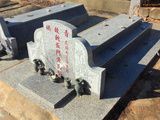 Tombstone of i (ZHANG1) family at Taiwan, Jinmenxian, Jinshazhen, Jinsha Public Cemetery. The tombstone-ID is 24707; xWAAFAFӡAimӸOC