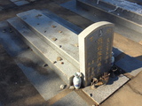 Tombstone of  (CHEN2) family at Taiwan, Jinmenxian, Lieyuxiang, Lieyu Public Graveyard. The tombstone-ID is 24917; xWAAPmAPӡAmӸOC