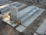 Tombstone of x (HONG2) family at Taiwan, Jinmenxian, Lieyuxiang, Lieyu Public Graveyard. The tombstone-ID is 24951; xWAAPmAPӡAxmӸOC