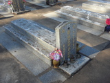 Tombstone of f (LV3) family at Taiwan, Jinmenxian, Lieyuxiang, Lieyu Public Graveyard. The tombstone-ID is 24966; xWAAPmAPӡAfmӸOC