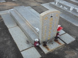 Tombstone of x (HONG2) family at Taiwan, Jinmenxian, Lieyuxiang, Lieyu Public Graveyard. The tombstone-ID is 25000; xWAAPmAPӡAxmӸOC