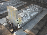 Tombstone of \ (XU3) family at Taiwan, Jinmenxian, Lieyuxiang, Lieyu Public Graveyard. The tombstone-ID is 25102; xWAAPmAPӡA\mӸOC