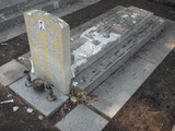 Tombstone of  (FANG4) family at Taiwan, Jinmenxian, Lieyuxiang, Lieyu Public Graveyard. The tombstone-ID is 25104; xWAAPmAPӡAmӸOC