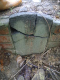 Tombstone of i (ZHANG1) family at Taiwan, Taibeishi, Daanqu, Daan 9th and Guting 10th public graveyard. The tombstone-ID is 28607; xWAx_AjwϡAjwϲĤEөMjFϲĤQӡAimӸOC