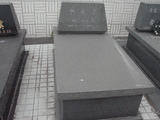 Tombstone of d (WU2) family at Taiwan, Tainanshi, Nanqu, Protestant Cementary. The tombstone-ID is 5087; xWAxnAзsйӶAdmӸOC