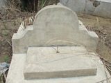 Tombstone of unnamed person at Taiwan, Tainanshi, Nanqu, Xishu, highway 17 along the sea. The tombstone-ID is 752. ; xWAxnAnϡA߾Ax17خALW󤧹ӸO