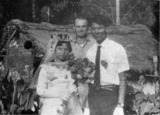 阿美人的新式婚禮,由神父證婚後合影