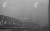 霧氣中的外白渡橋