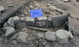 文件名稱:3245-M2墓葬的北牆