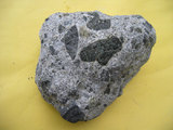 中文名:凝灰質集塊岩(NMNS004721-P010860)英文名:Tuffaceous agglomerate(NMNS004721-P010860)