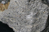 中文名:角閃安山岩(NMNS001325-P003775)
